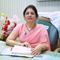 Dr. Neeru Thakral - Best Gynecologist and Obstetrician | Fertility and IVF Specialist in Gurgaon